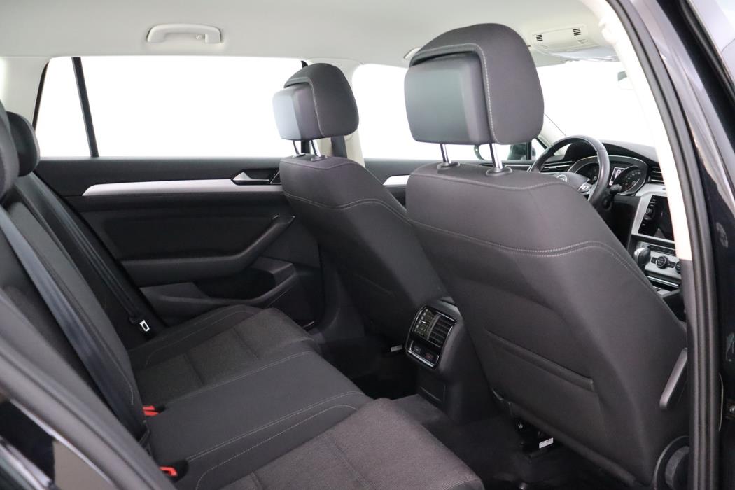 VOLKSWAGEN Passat 2019