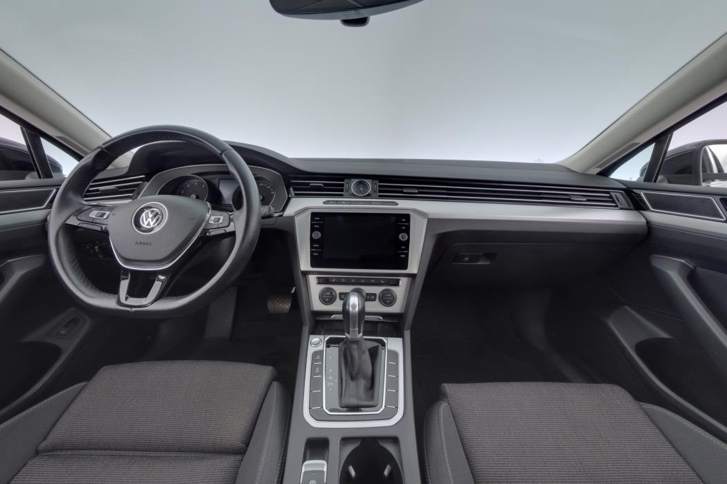 VOLKSWAGEN Passat 2019