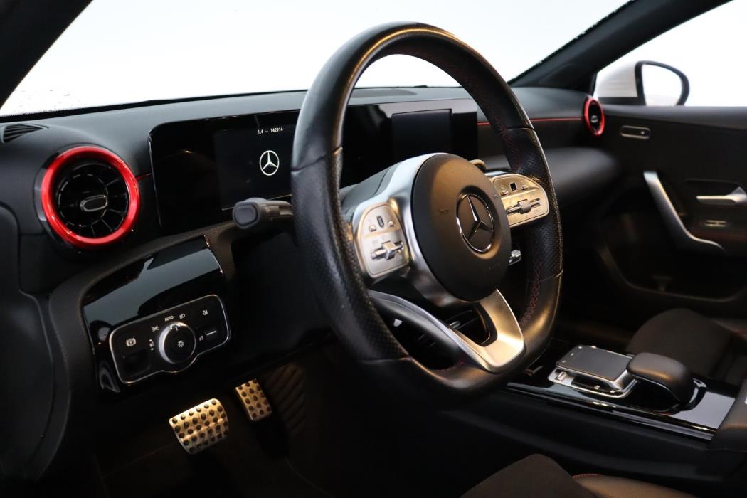 MERCEDES-BENZ A 2020
