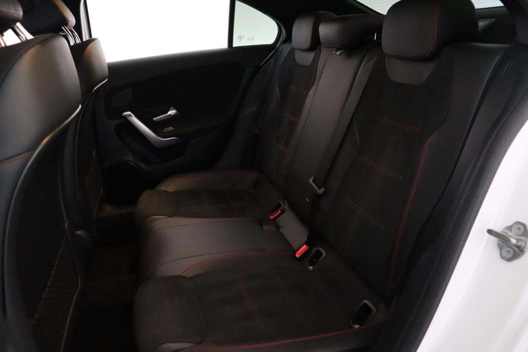 MERCEDES-BENZ A 2020