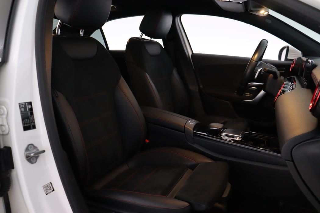 MERCEDES-BENZ A 2020