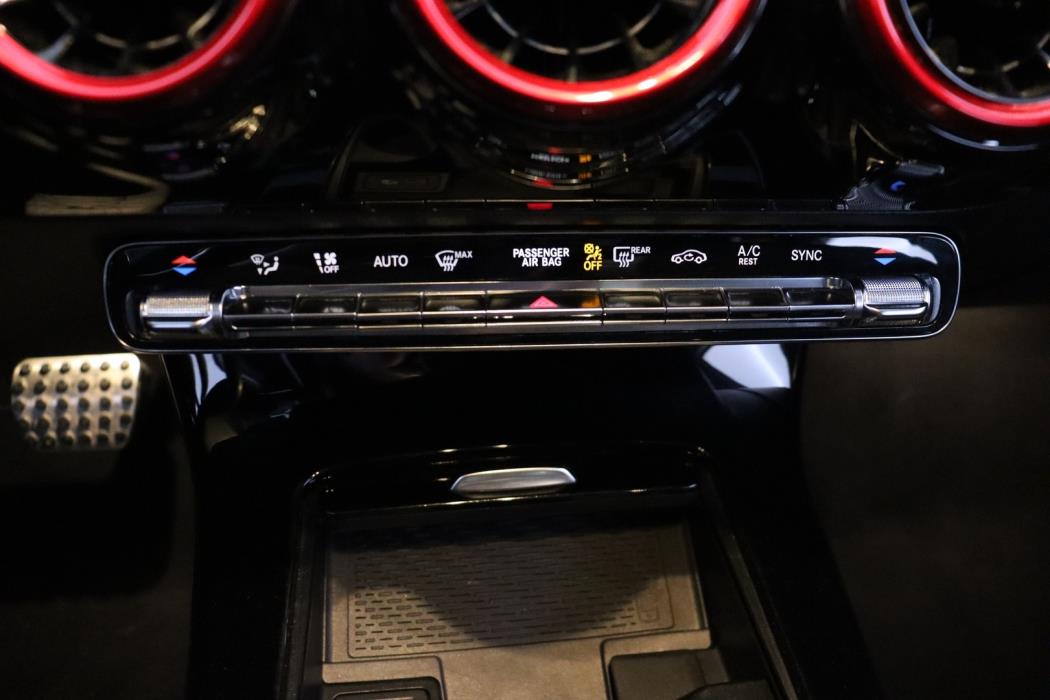 MERCEDES-BENZ A 2020