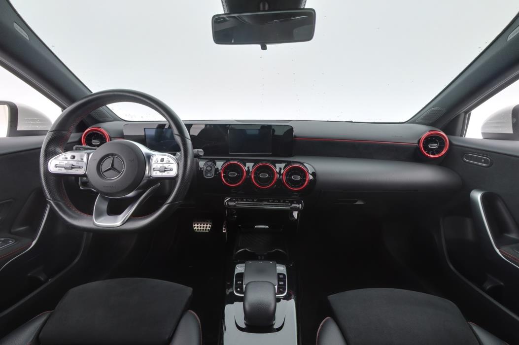 MERCEDES-BENZ A 2020