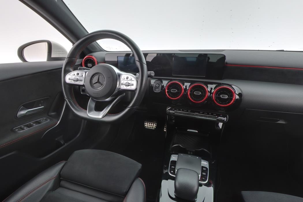 MERCEDES-BENZ A 2020