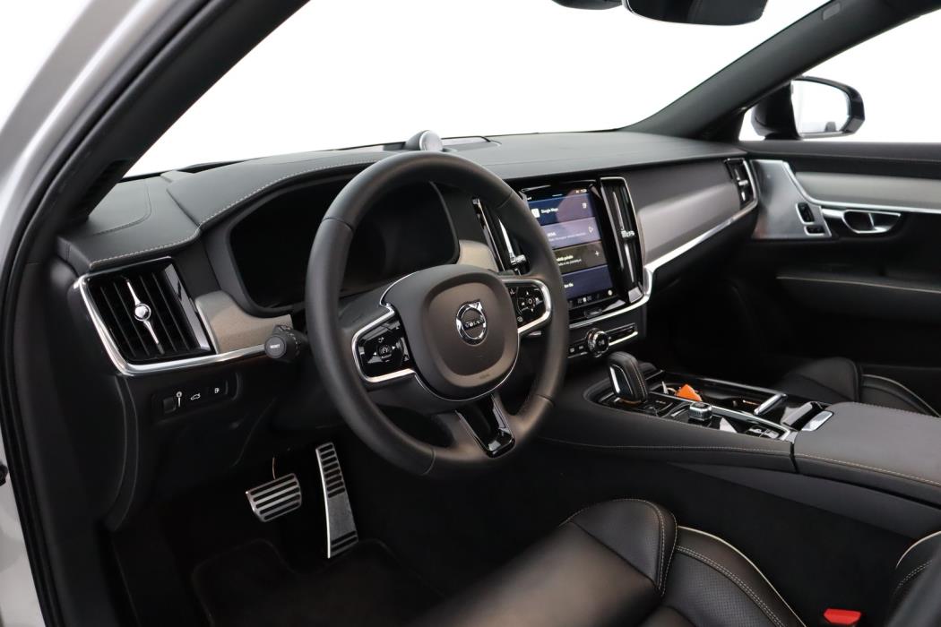 VOLVO S90 2023