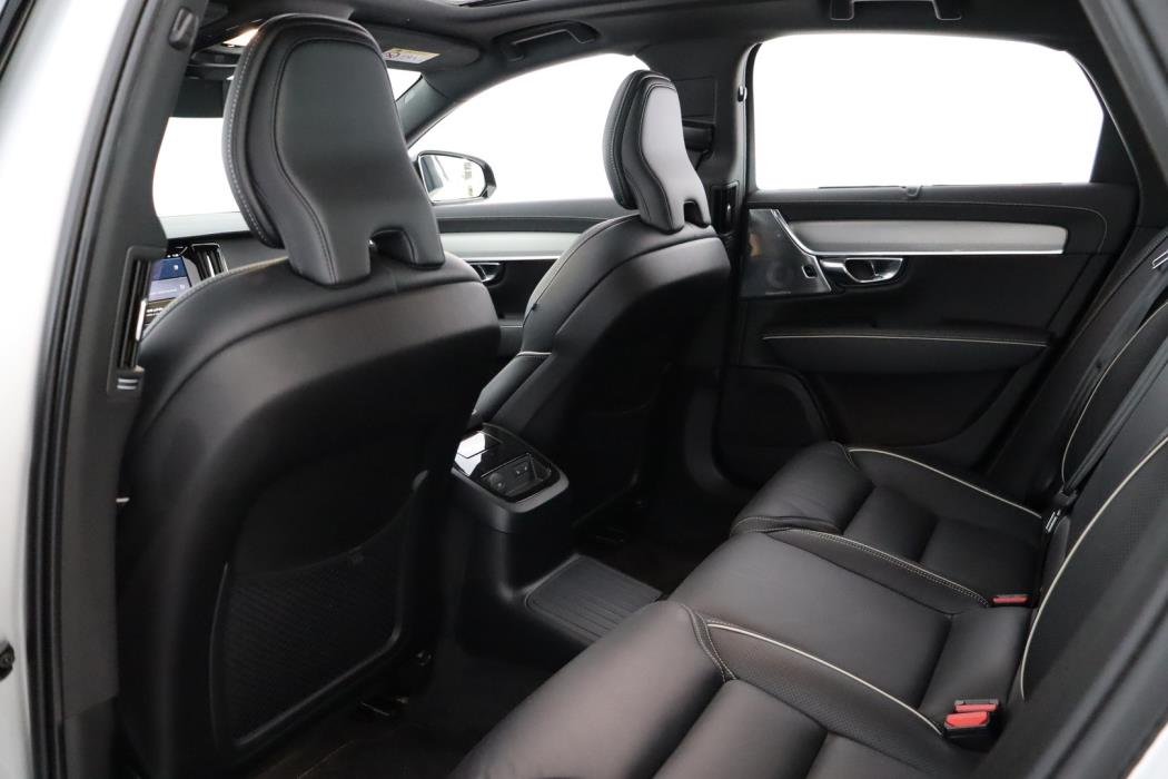 VOLVO S90 2023