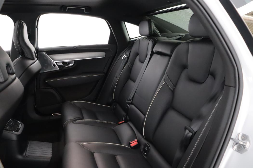 VOLVO S90 2023