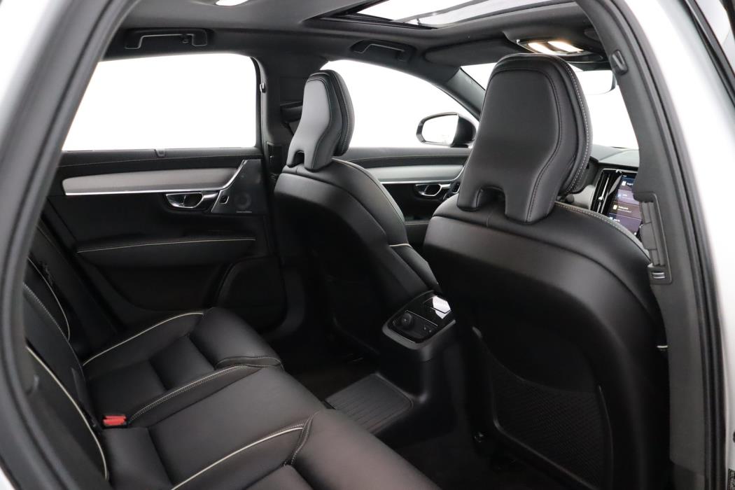 VOLVO S90 2023