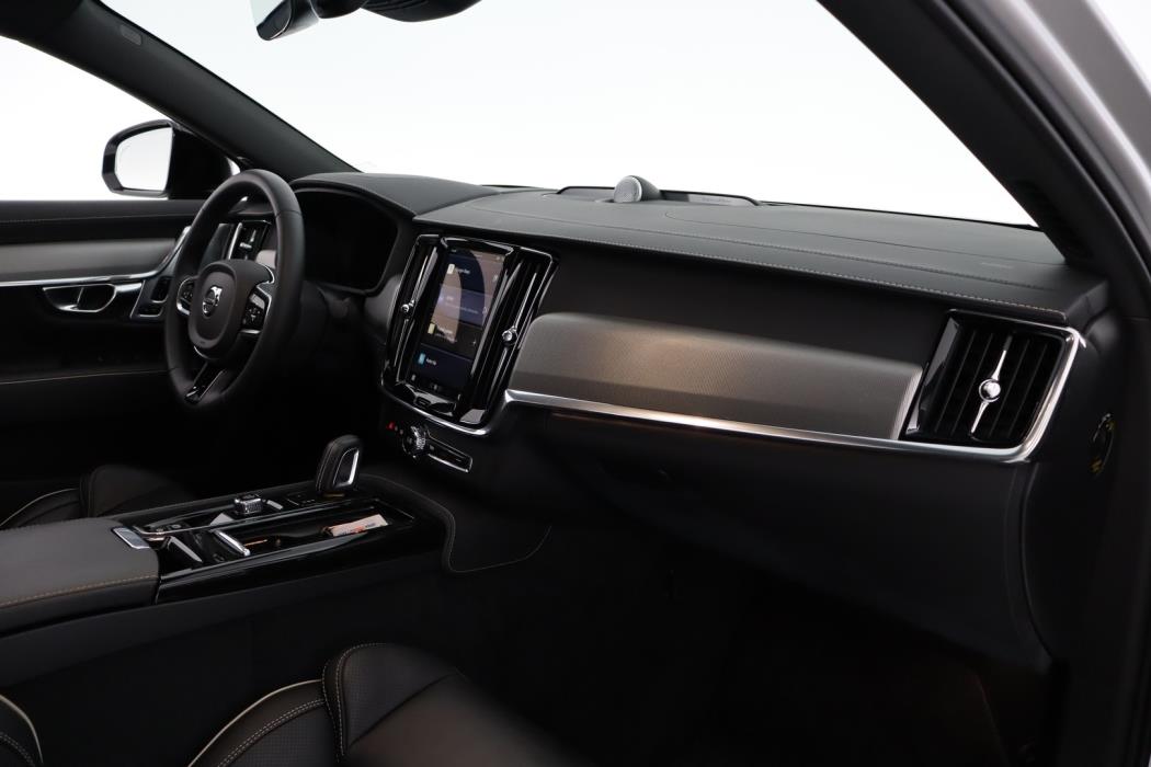 VOLVO S90 2023