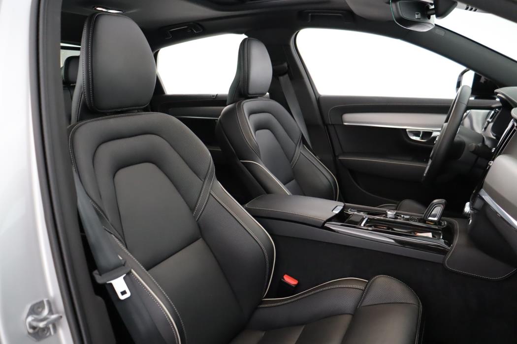 VOLVO S90 2023