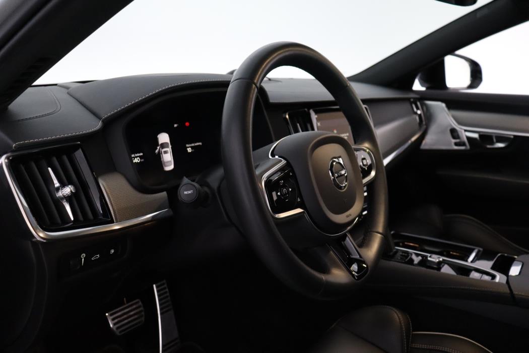 VOLVO S90 2023