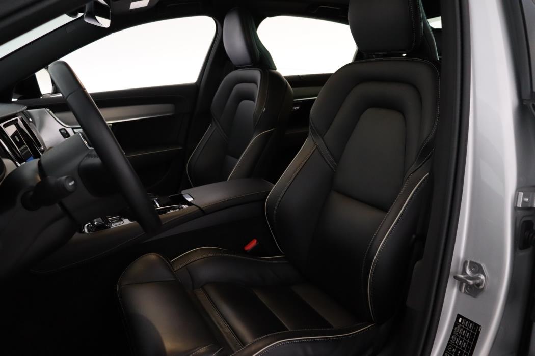 VOLVO S90 2023
