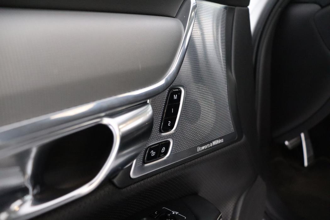 VOLVO S90 2023