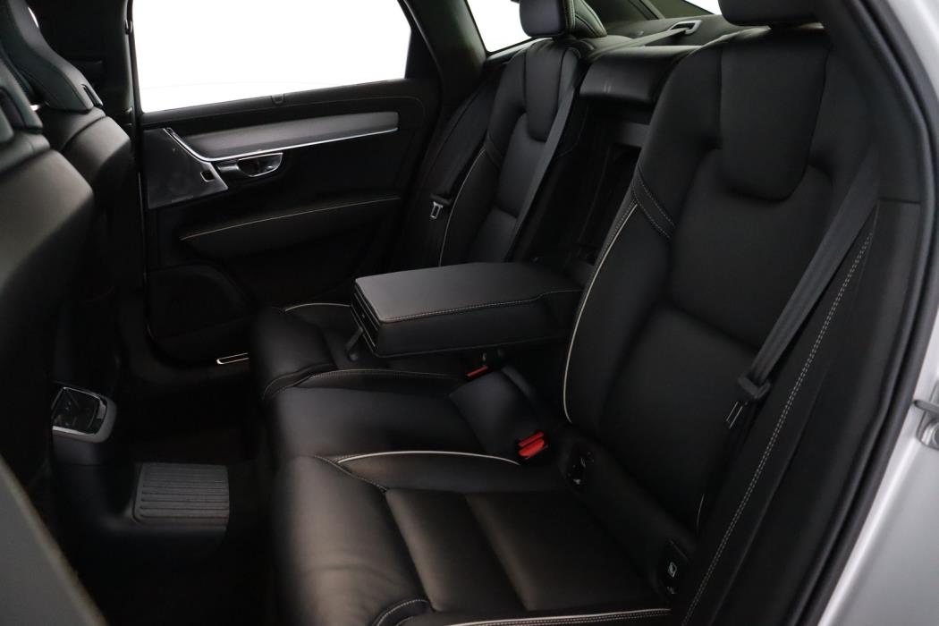 VOLVO S90 2023