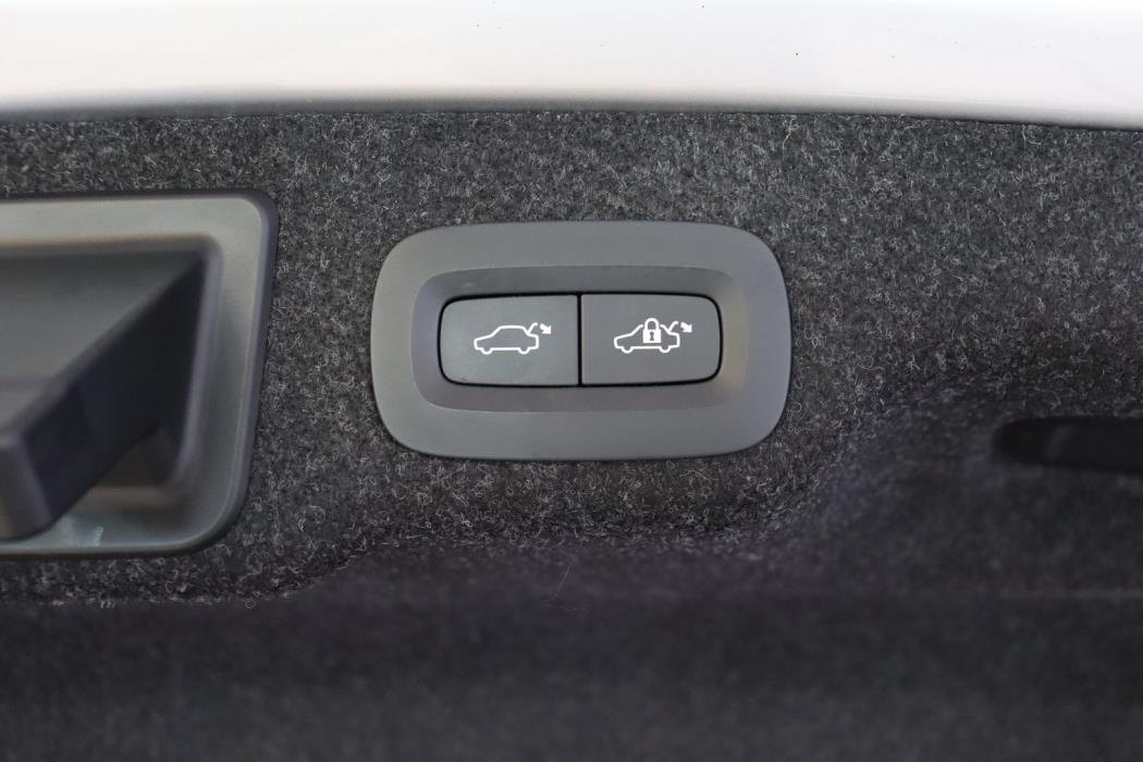 VOLVO S90 2023