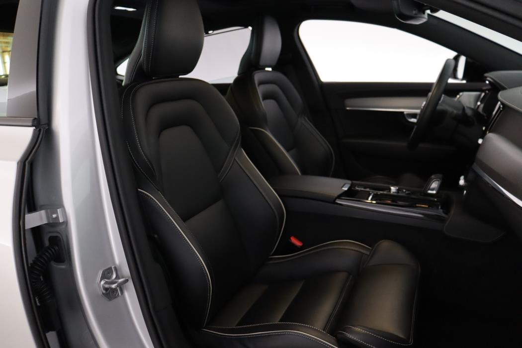 VOLVO S90 2023