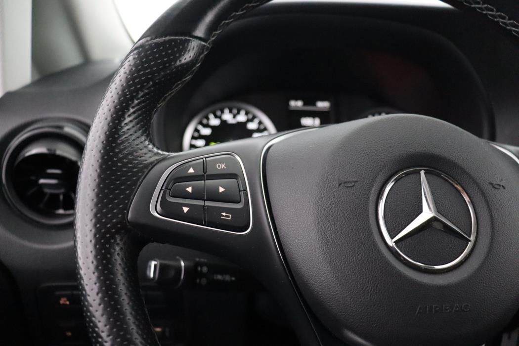 MERCEDES-BENZ Vito 2023
