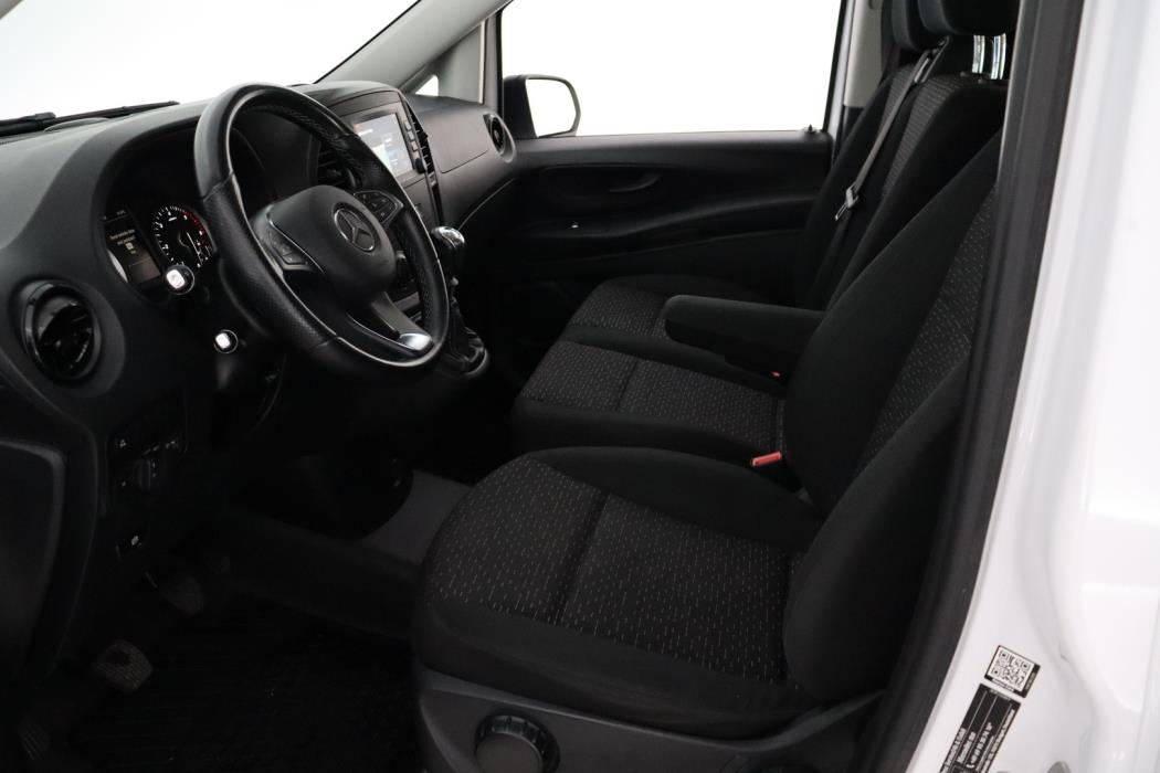 MERCEDES-BENZ Vito 2023