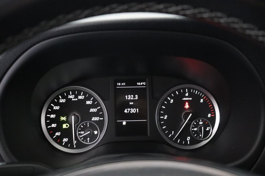 MERCEDES-BENZ Vito 2023