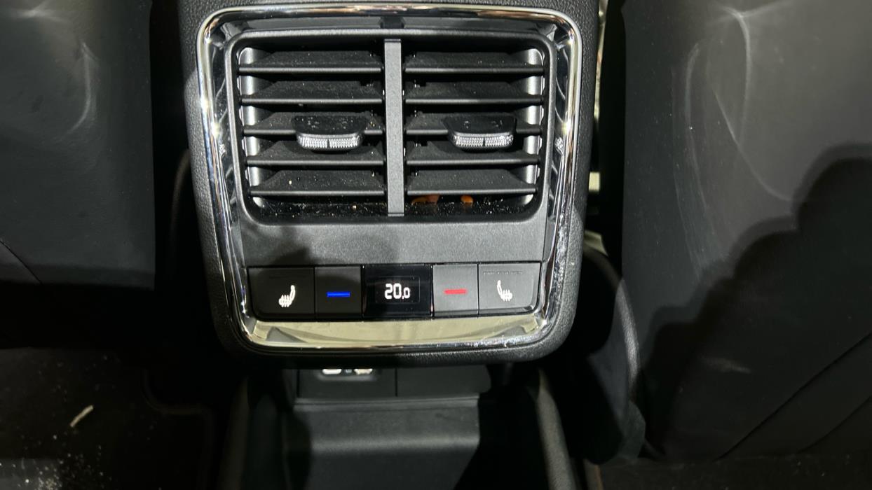 SKODA Enyaq 2025