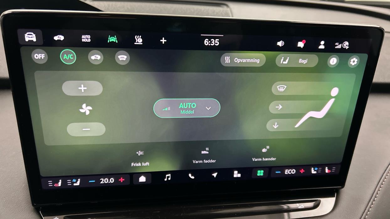 SKODA Enyaq 2025