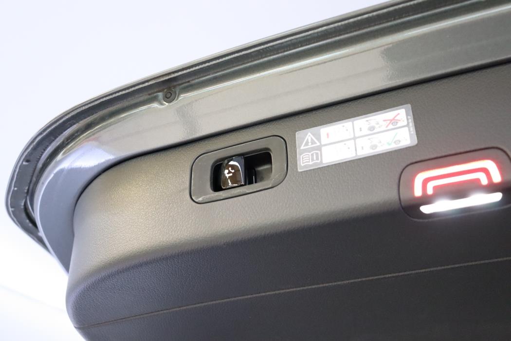 MERCEDES-BENZ C 2025