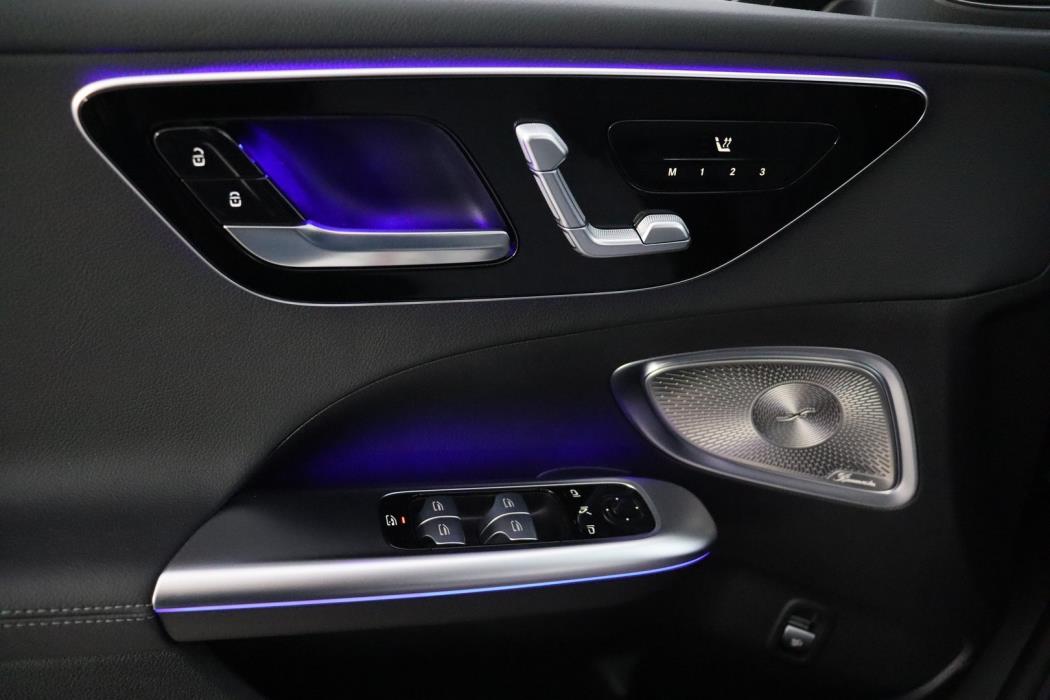 MERCEDES-BENZ C 2025