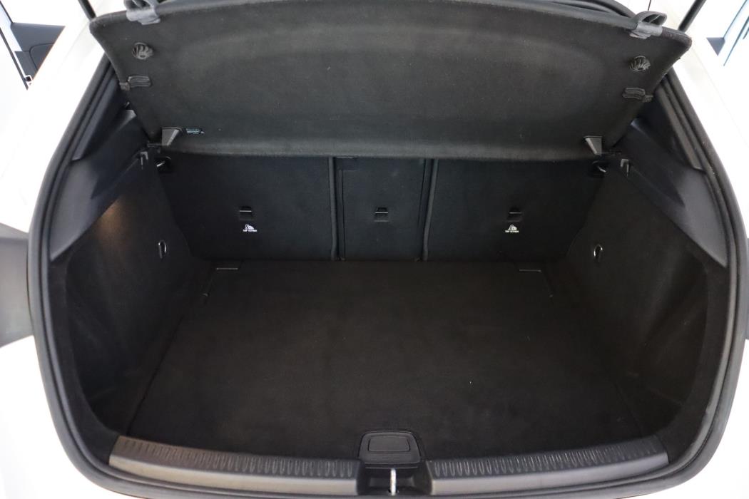 MERCEDES-BENZ A 2019