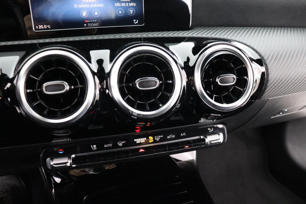 MERCEDES-BENZ A 2019