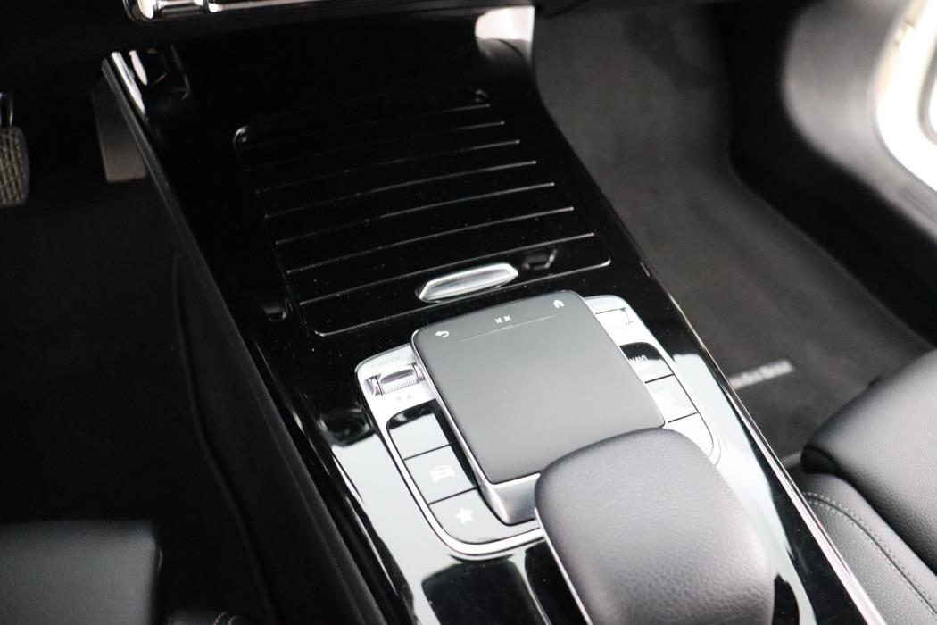 MERCEDES-BENZ A 2019