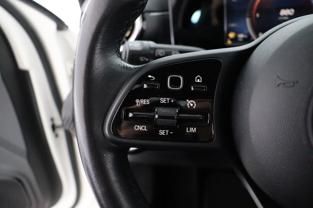 MERCEDES-BENZ A 2019