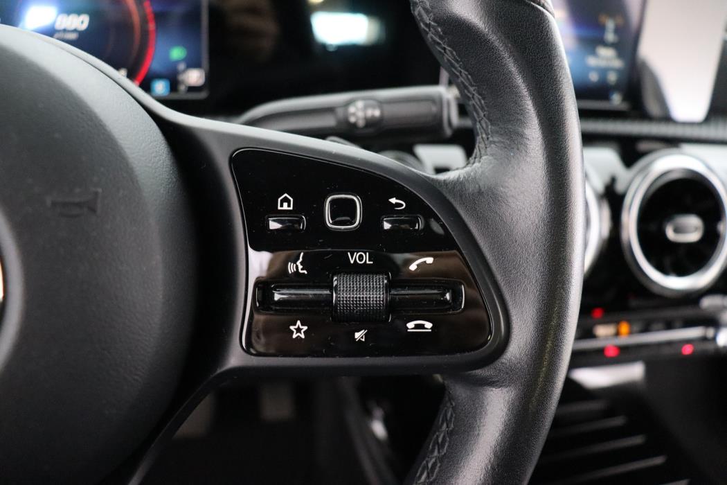 MERCEDES-BENZ A 2019