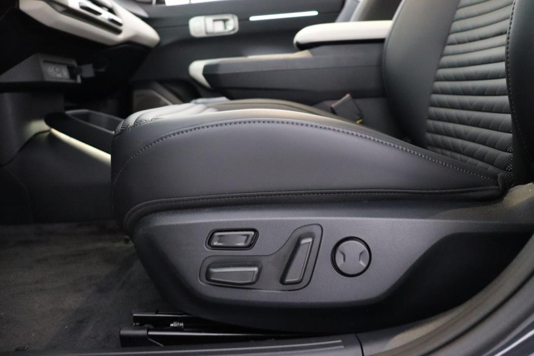 KIA EV4 2026