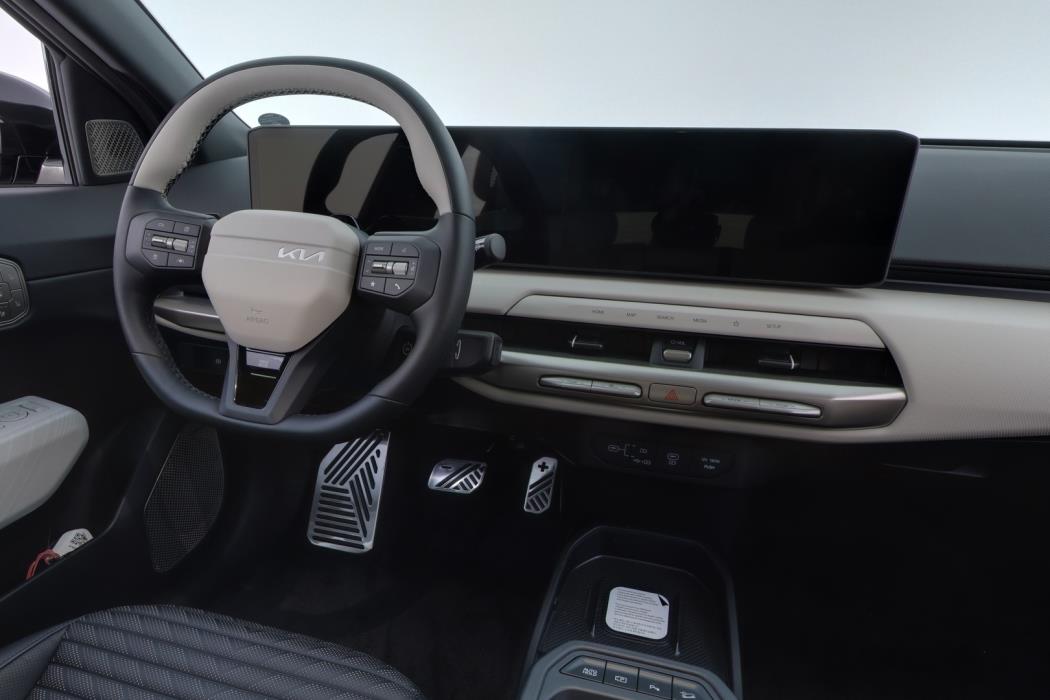 KIA EV4 2026