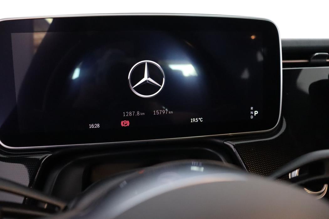 MERCEDES-BENZ EQE 2023