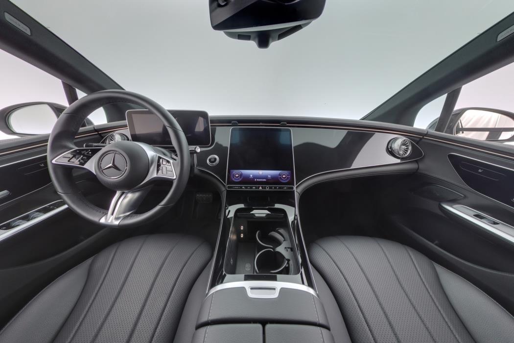 MERCEDES-BENZ EQE 2023