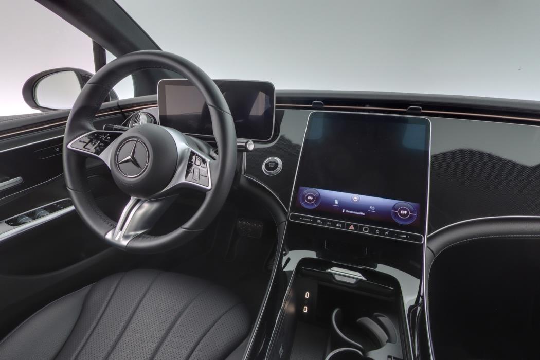 MERCEDES-BENZ EQE 2023