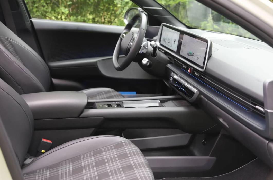HYUNDAI Ioniq 6 2023