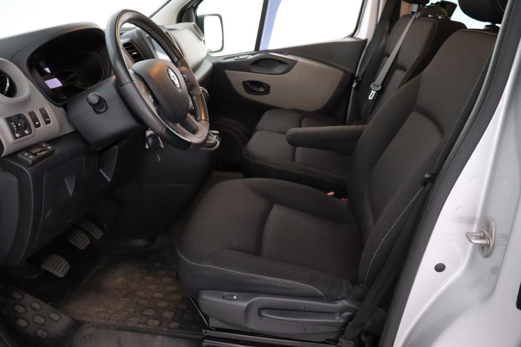 RENAULT Trafic Passenger 2016