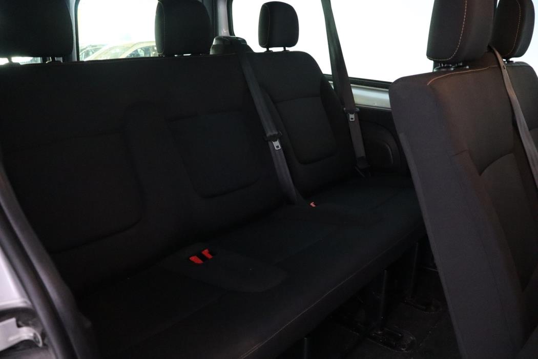 RENAULT Trafic Passenger 2016