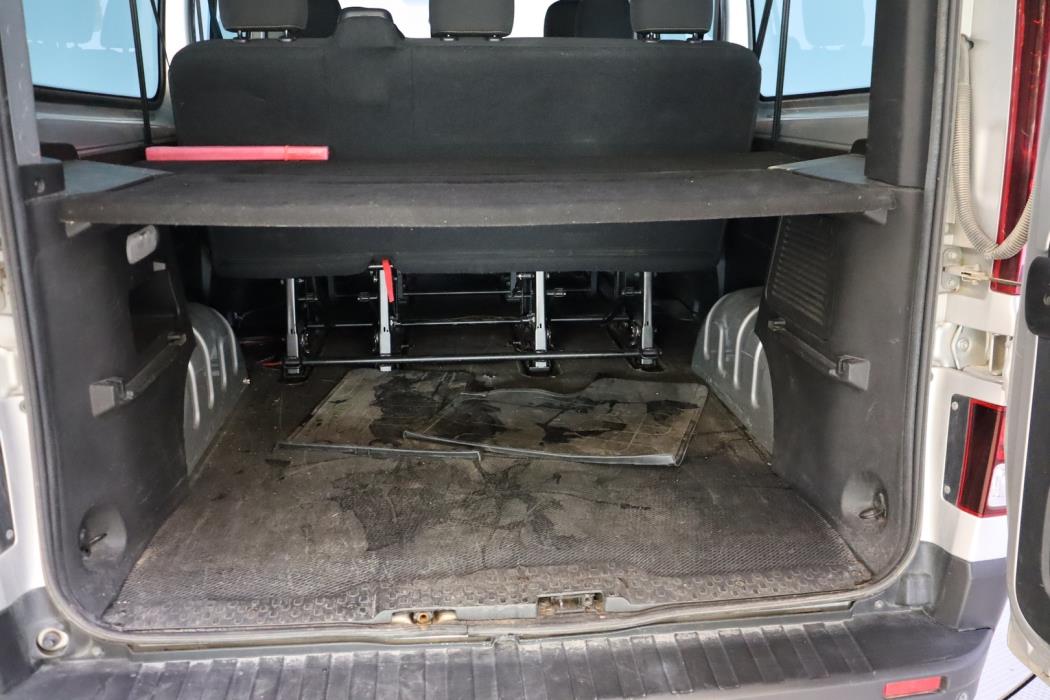 RENAULT Trafic Passenger 2016