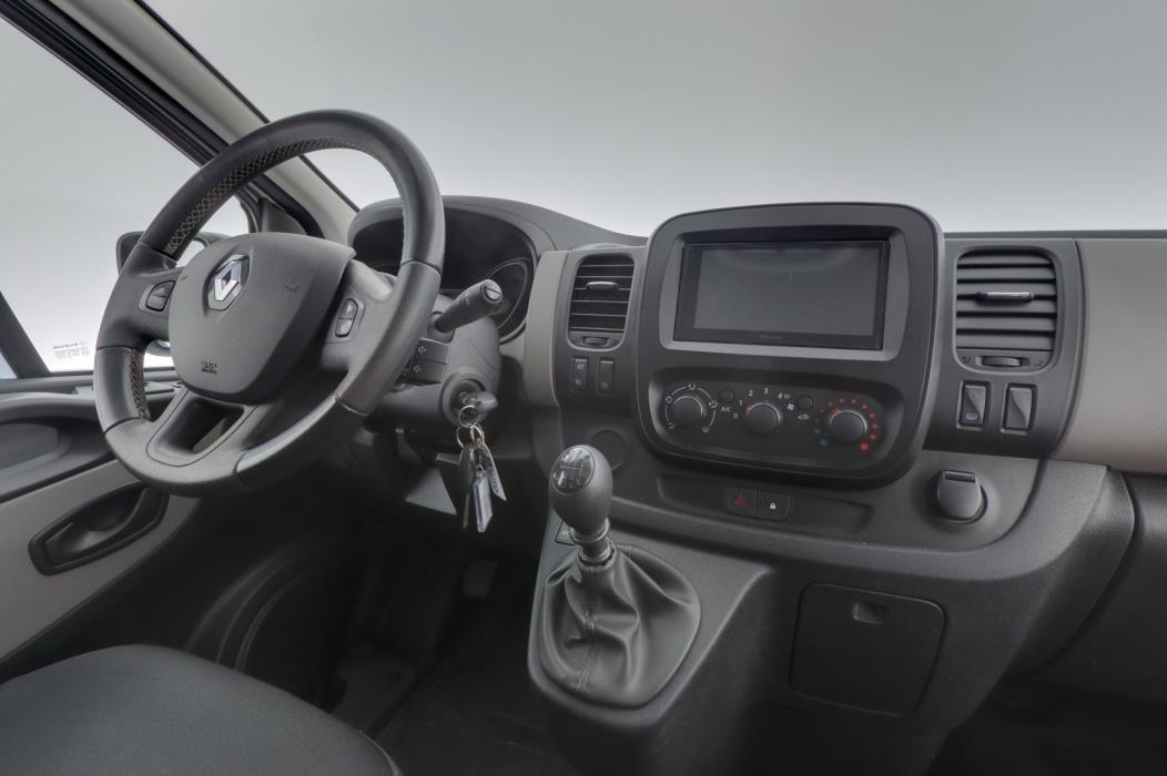 RENAULT Trafic Passenger 2016