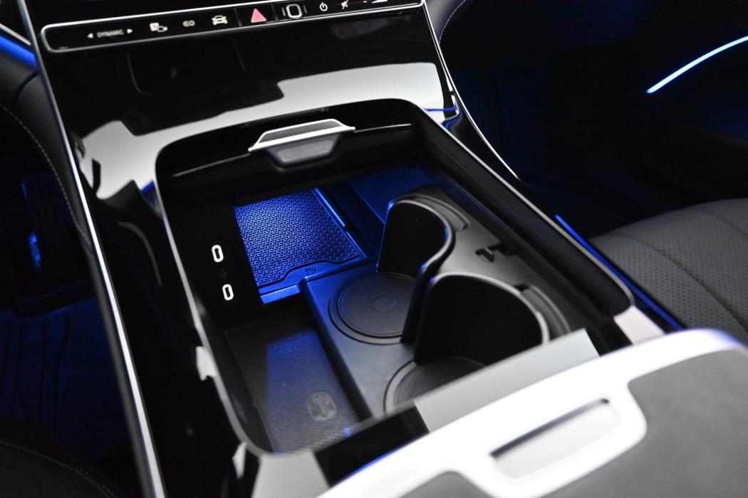 MERCEDES-BENZ EQS 2022