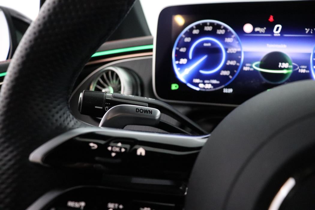 MERCEDES-BENZ EQE 2023