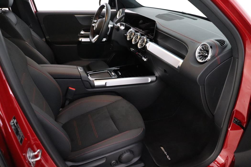 MERCEDES-BENZ EQB 2024