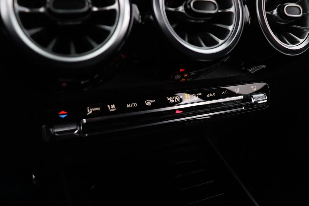 MERCEDES-BENZ EQB 2024