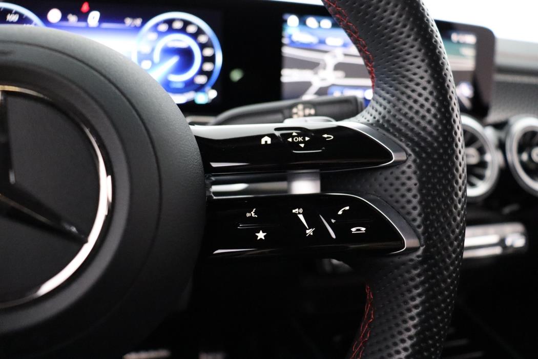 MERCEDES-BENZ EQB 2024