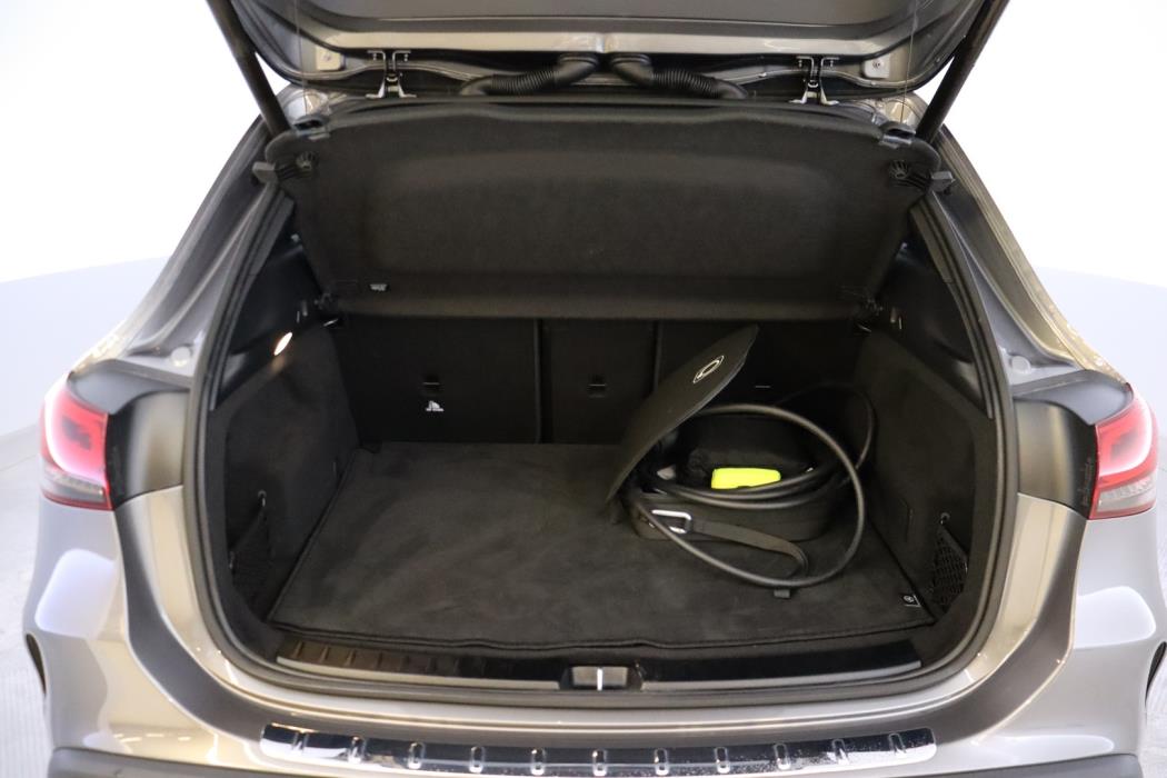 MERCEDES-BENZ EQA 2024