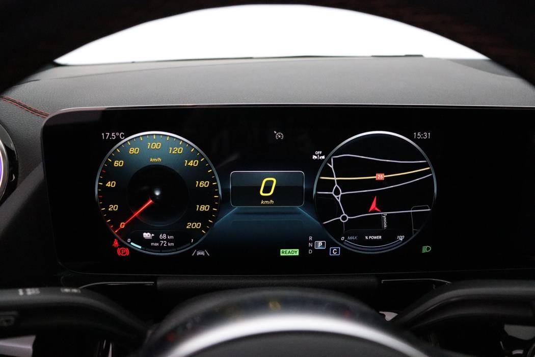 MERCEDES-BENZ EQA 2024