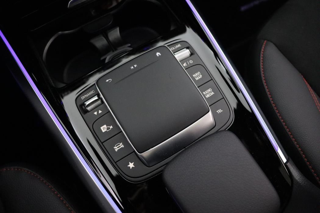 MERCEDES-BENZ EQA 2024